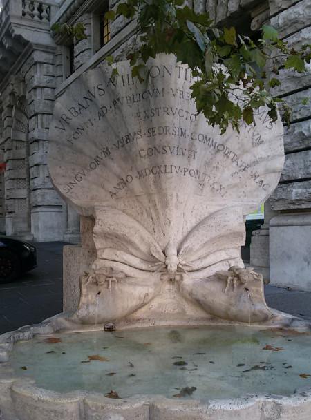 Fontana Delle Api