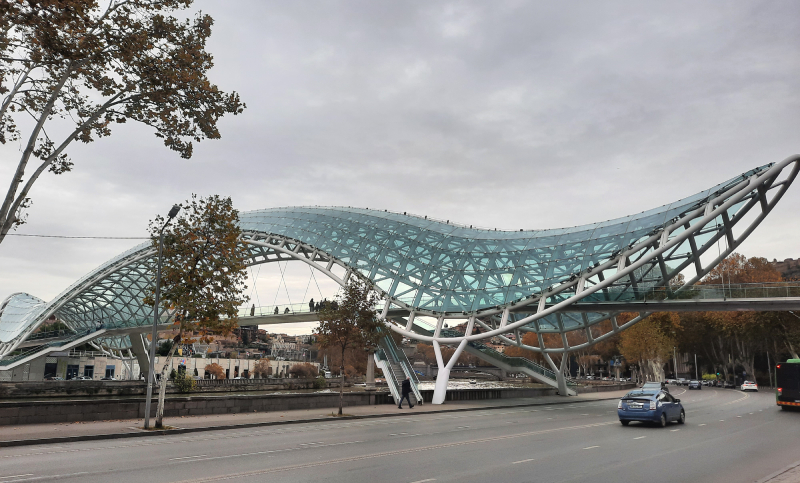 Most Mira, Tbilisi
